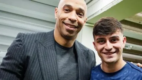 马伦世界波助萨比策妙传，锁定胜利关键一球